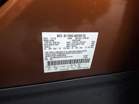 Used 2017 Ford Explorer XLT image 27