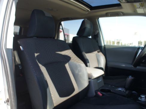 Used 2013 Toyota 4Runner SR5 w/ Convenience Pkg image 16