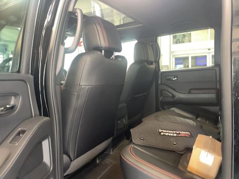 Used 2025 Nissan Frontier PRO-4X w/ Pro Premium Package image 6