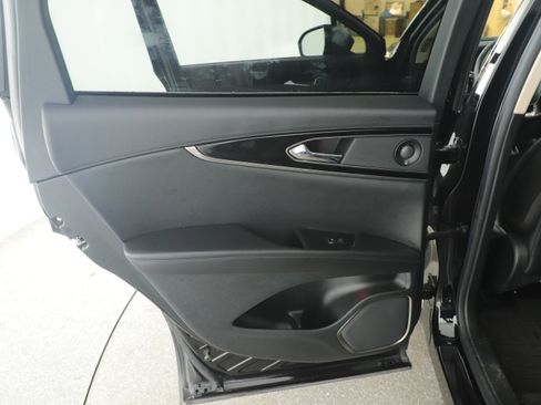 Certified 2023 Lincoln Nautilus Reserve w/ Equipment Group 201A image 16