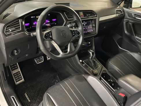 Used 2022 Volkswagen Tiguan SE R-Line image 17
