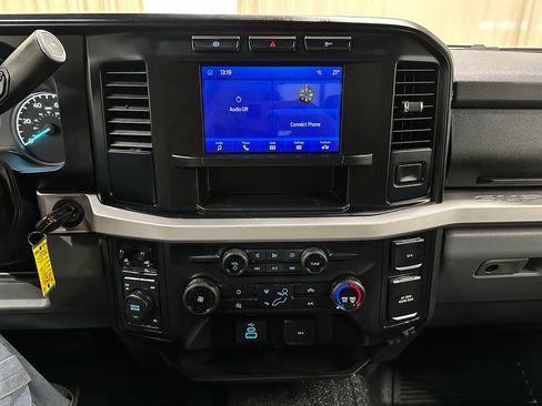 Used 2023 Ford F350 XLT image 33