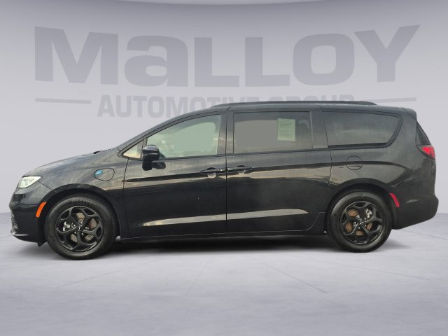 Used 2024 Chrysler Pacifica Premium FWD image 2