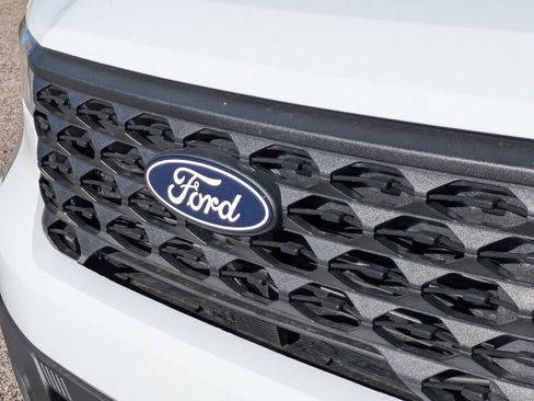 New 2025 Ford Maverick XL w/ Equipment Group 102A image 36