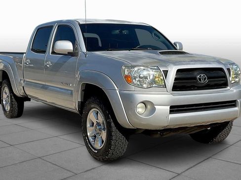 Used 2007 Toyota Tacoma PreRunner image 2