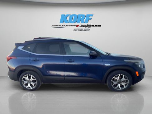 Used 2021 Kia Seltos EX image 4
