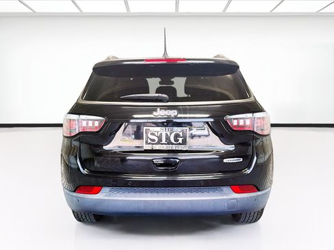 Used 2018 Jeep Compass Latitude w/ Popular Equipment Group FWD image 5