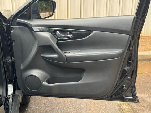 Used 2018 Nissan Rogue SL w/ Premium Package FWD image 44
