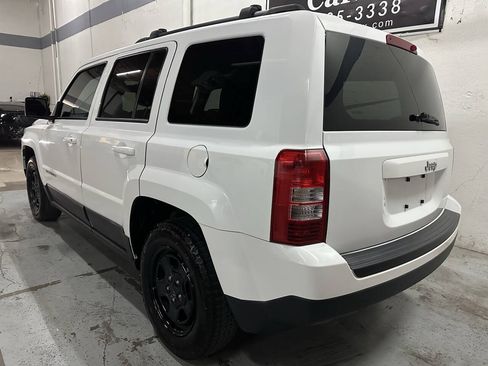Used 2016 Jeep Patriot Sport w/ Power Value Group FWD image 4