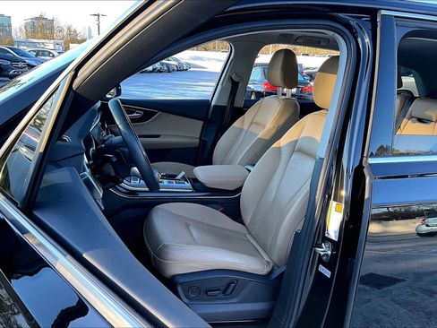 Used 2022 Audi Q7 Premium Plus image 8