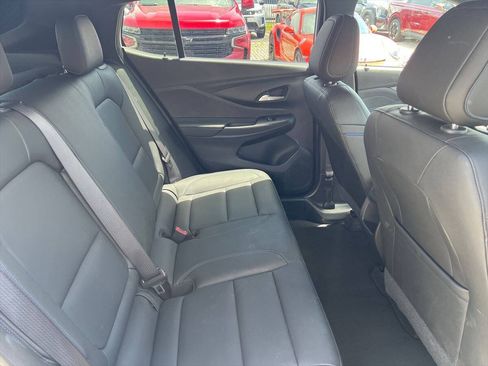 Used 2025 Buick Envista Sport Touring w/ Convenience II Package FWD image 9