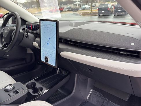 Used 2021 Ford Mustang Mach-E Premium image 22