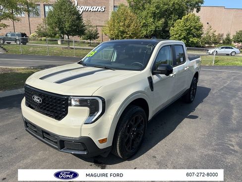 New 2025 Ford Maverick Lariat w/ Black Appearance Package image 9