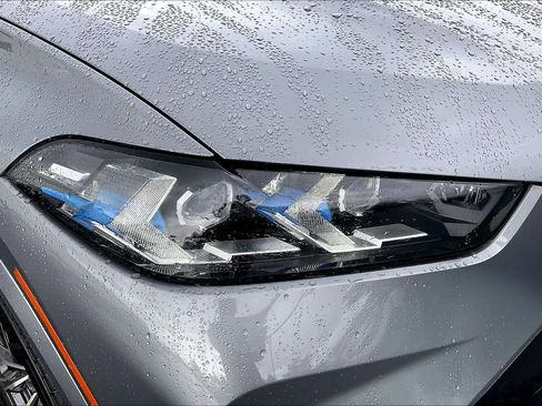 Used 2025 BMW X5 xDrive40i w/ M Sport Package image 31