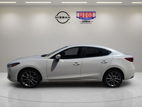 Used 2018 MAZDA MAZDA3 Touring FWD image 5
