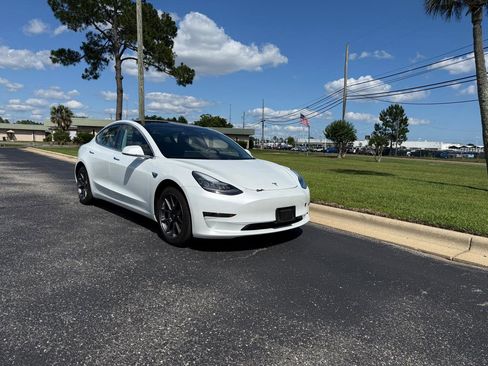 Used 2018 Tesla Model 3 Mid Range RWD image 4