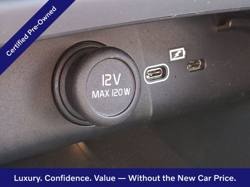 Certified 2023 Volvo XC40 B5 Ultimate w/ Protection Package Premier AWD/4WD image 25