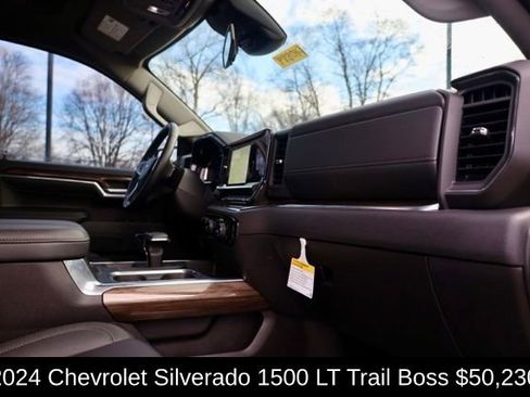 Used 2024 Chevrolet Silverado 1500 LT Trail Boss w/ Convenience Package II image 34