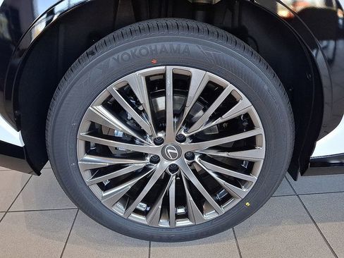 New 2026 Lexus RZ 450e AWD image 5