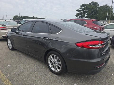 Used 2019 Ford Fusion SE FWD image 4
