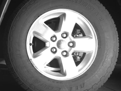 Used 2012 Jeep Grand Cherokee Laredo w/ Laredo E Group AWD/4WD image 9