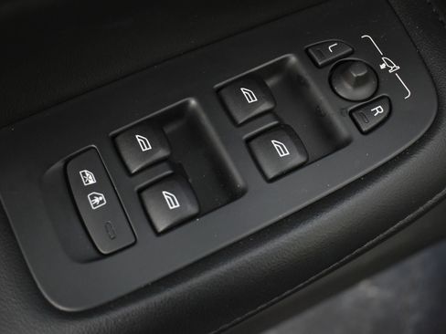 Used 2024 Volvo S60 B5 Plus image 13