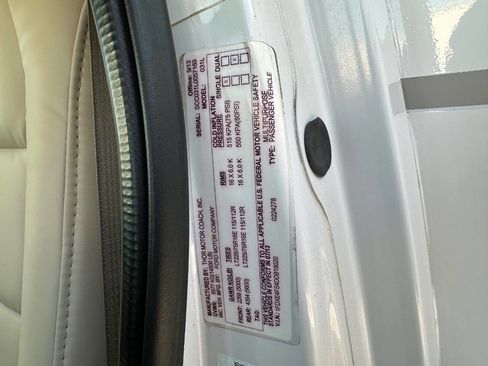 Used 2013 Ford E-450 and Econoline 450 Super Duty w/ Motorhome Prep Pkg image 34