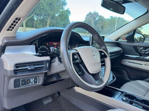 Used 2021 Lincoln Corsair AWD w/ Rear Removable Package Tray image 32