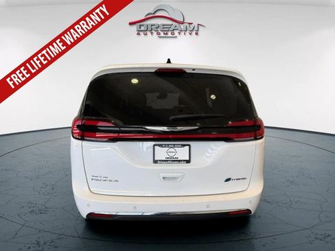 Used 2024 Chrysler Pacifica Limited FWD image 24