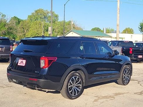 Used 2023 Ford Explorer ST-Line w/ Class IV Trailer Tow Package AWD/4WD image 9