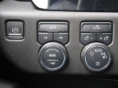 Used 2023 Chevrolet Silverado 1500 LT image 37