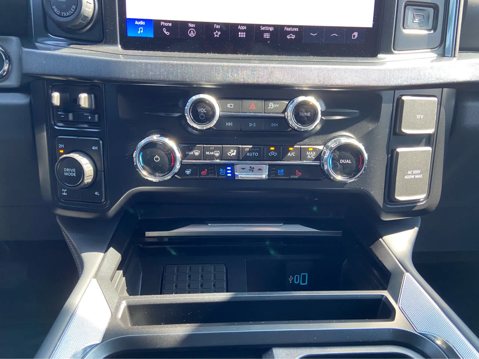 Used 2026 Ford F250 Platinum w/ FX4 Off-Road Package AWD/4WD image 30