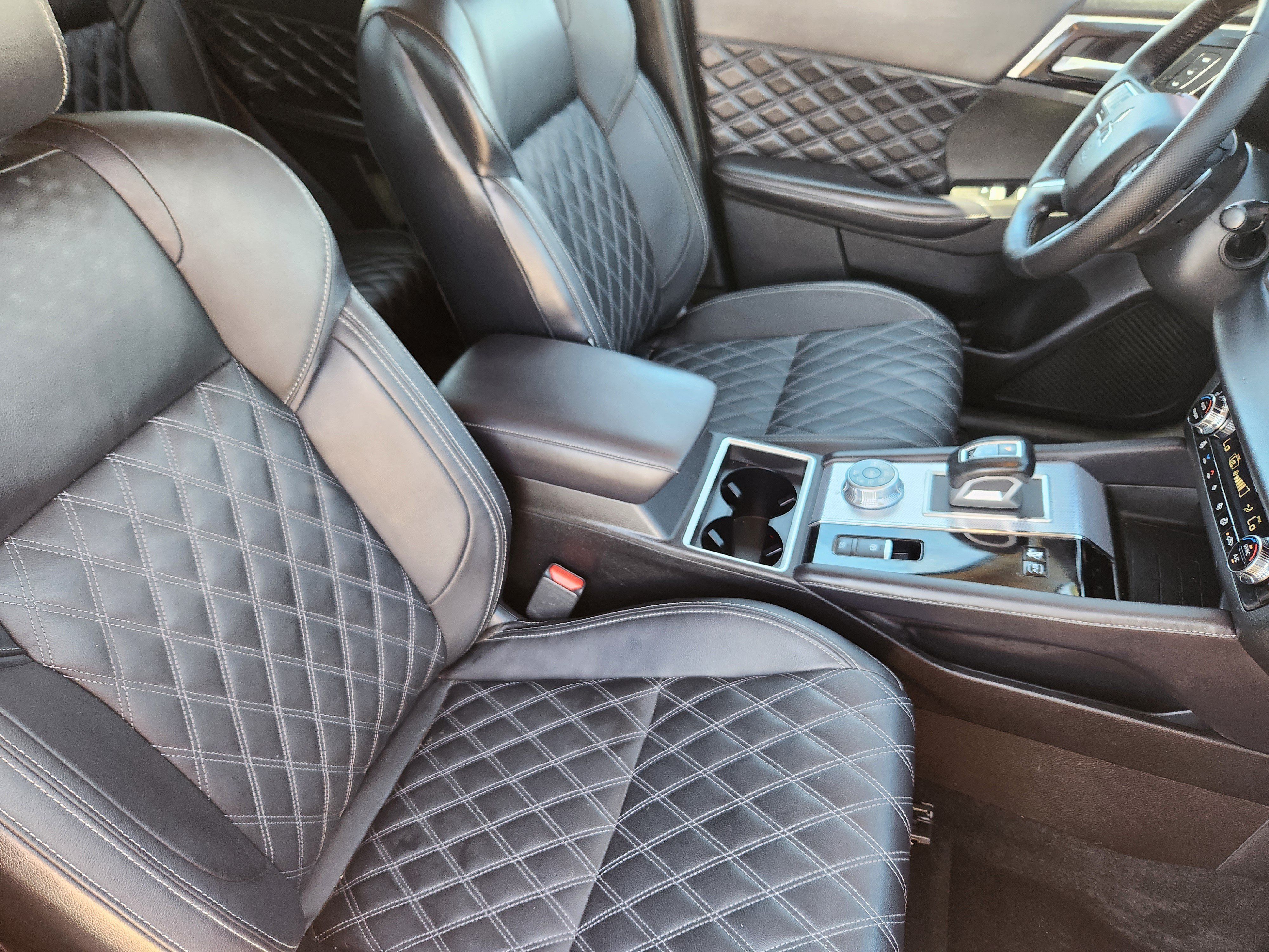 Used 2025 Mitsubishi Outlander SEL AWD/4WD image 10