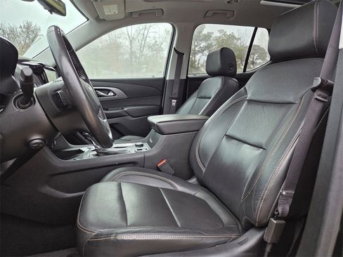 Used 2020 Chevrolet Traverse Premier image 13