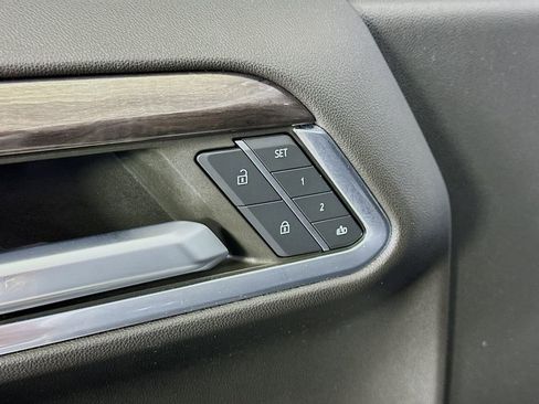 Used 2023 Chevrolet Silverado 1500 LTZ image 17