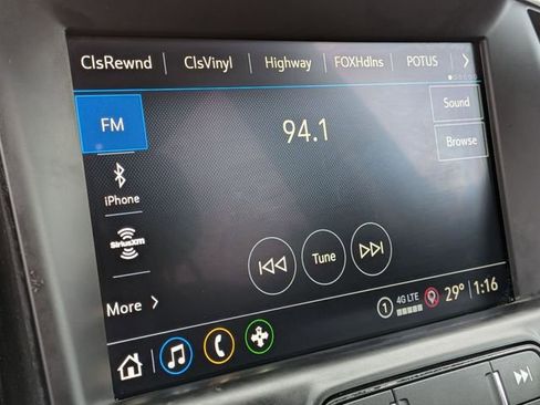 Used 2024 GMC Terrain SLT image 22