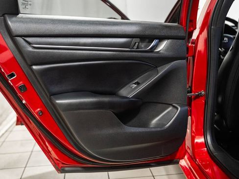 Used 2018 Honda Accord Sport image 31