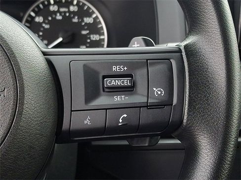 Used 2024 Nissan Pathfinder S image 22