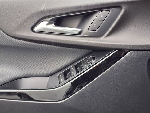 New 2026 Chevrolet Equinox LT image 17