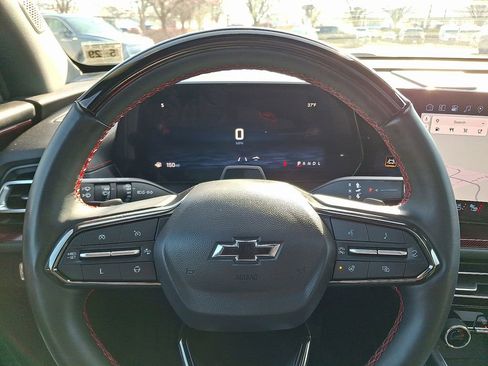 Used 2024 Chevrolet Traverse RS image 18