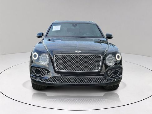 Used 2018 Bentley Bentayga AWD/4WD image 2