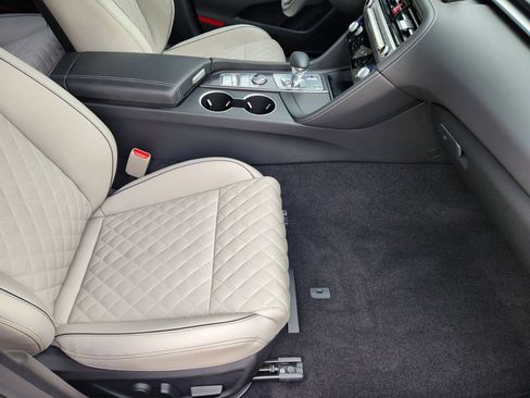 Used 2025 Genesis G70 3.3T Advanced w/ Sport Prestige Package image 12