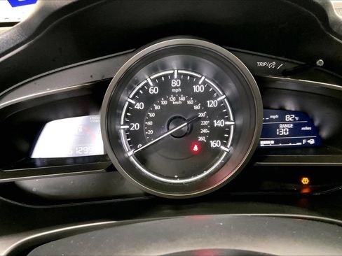 Used 2018 MAZDA MAZDA3 Touring FWD image 18