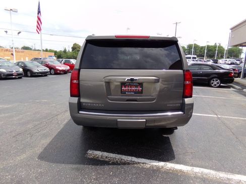Used 2019 Chevrolet Suburban Premier w/ Premier Plus Edition AWD/4WD image 7