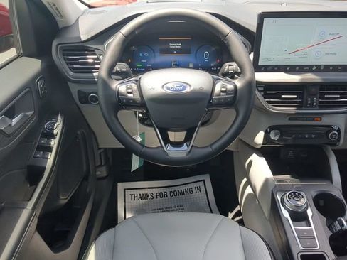 Used 2025 Ford Escape SE w/ PHEV Premium Package image 17