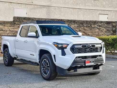 New 2026 Toyota Tacoma TRD Sport AWD/4WD image 3