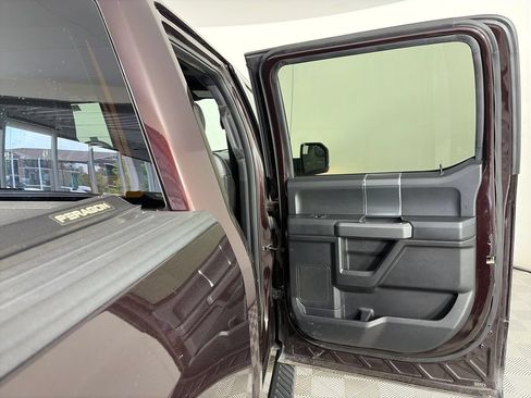 Used 2018 Ford F150 XLT w/ Equipment Group 302A Luxury AWD/4WD image 28