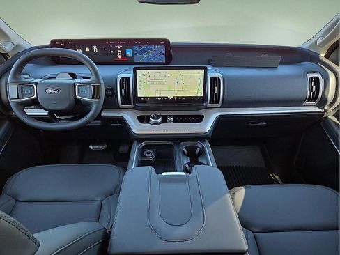 New 2026 Ford Expedition Active image 13