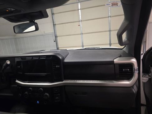 Used 2023 Ford F350 XLT AWD/4WD image 28