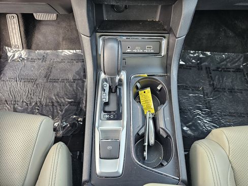 Used 2023 Subaru Ascent Limited w/ Technology Package image 26